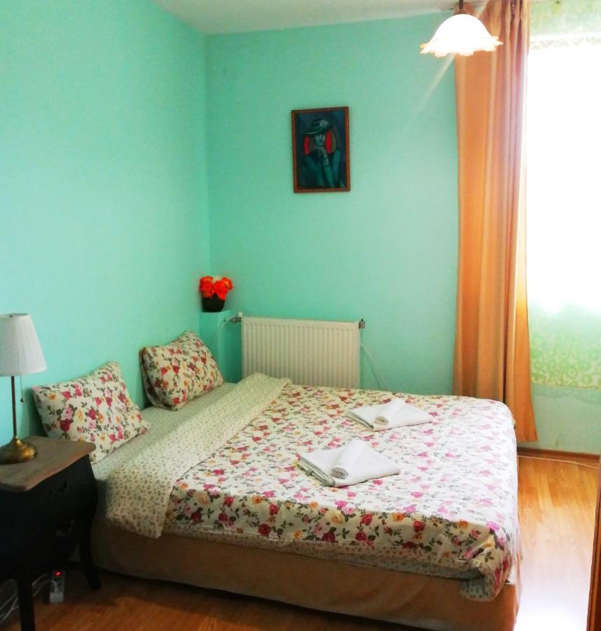 Guest House Misha Petrevene ภายนอก รูปภาพ