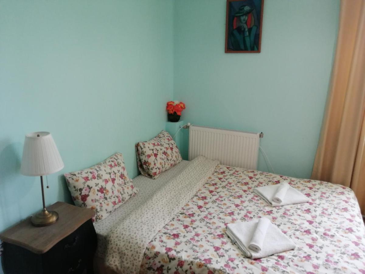 Guest House Misha Petrevene ภายนอก รูปภาพ