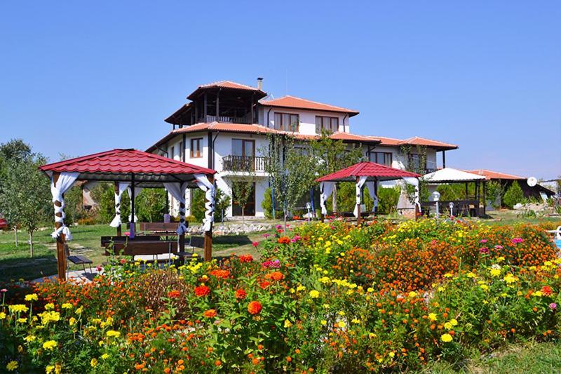 Guest House Misha Petrevene ภายนอก รูปภาพ