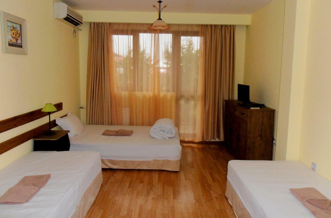 Guest House Misha Petrevene ภายนอก รูปภาพ