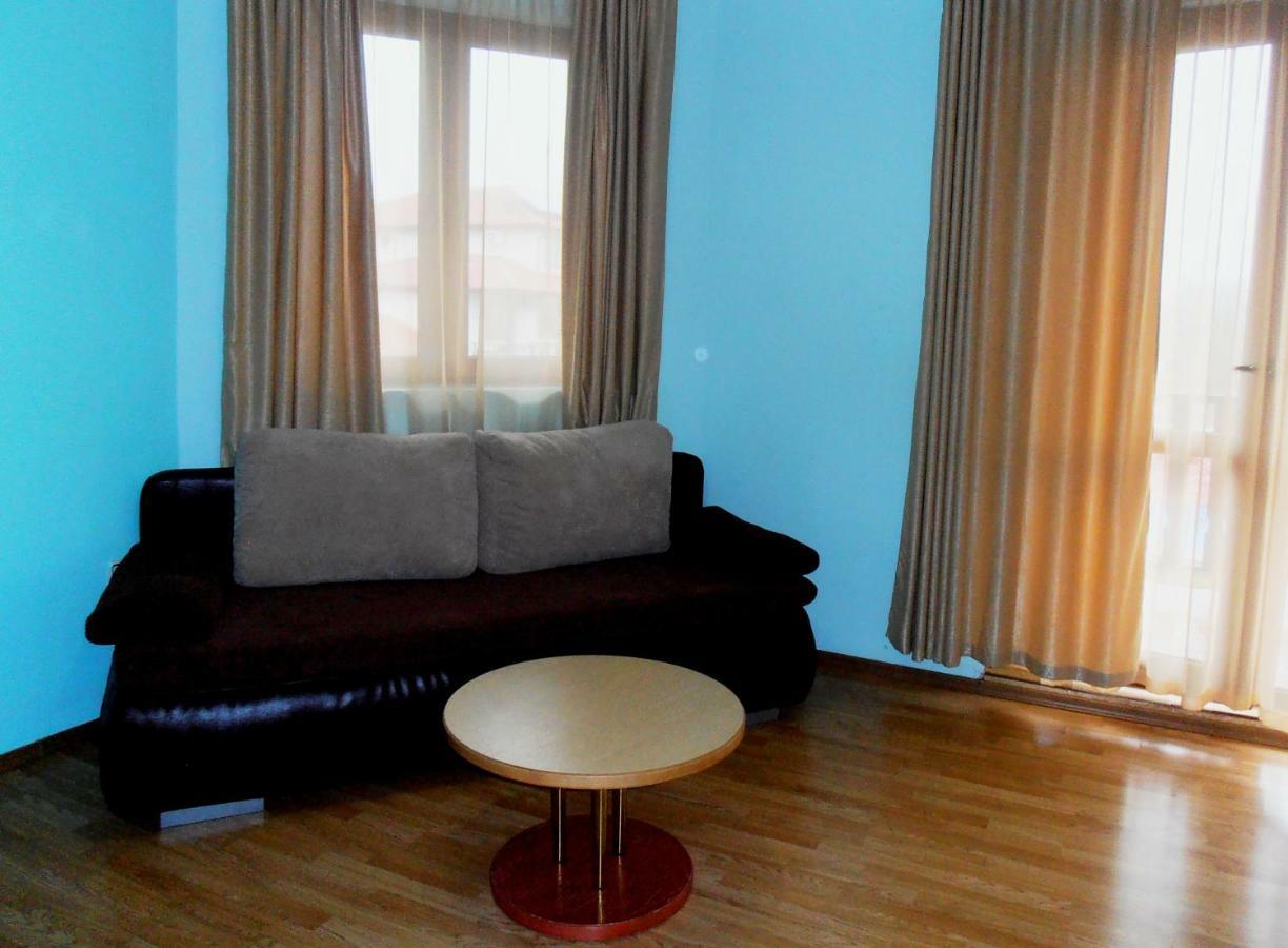 Guest House Misha Petrevene ภายนอก รูปภาพ