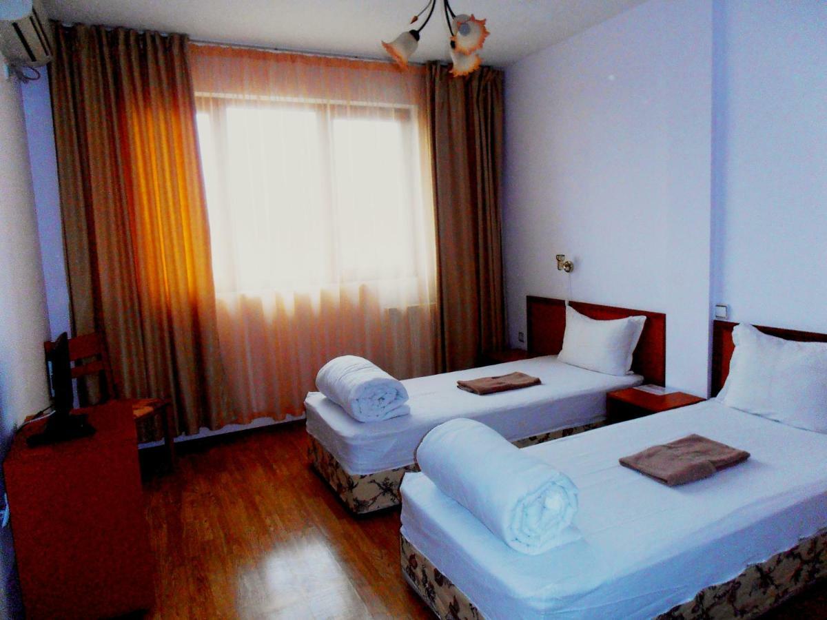 Guest House Misha Petrevene ภายนอก รูปภาพ