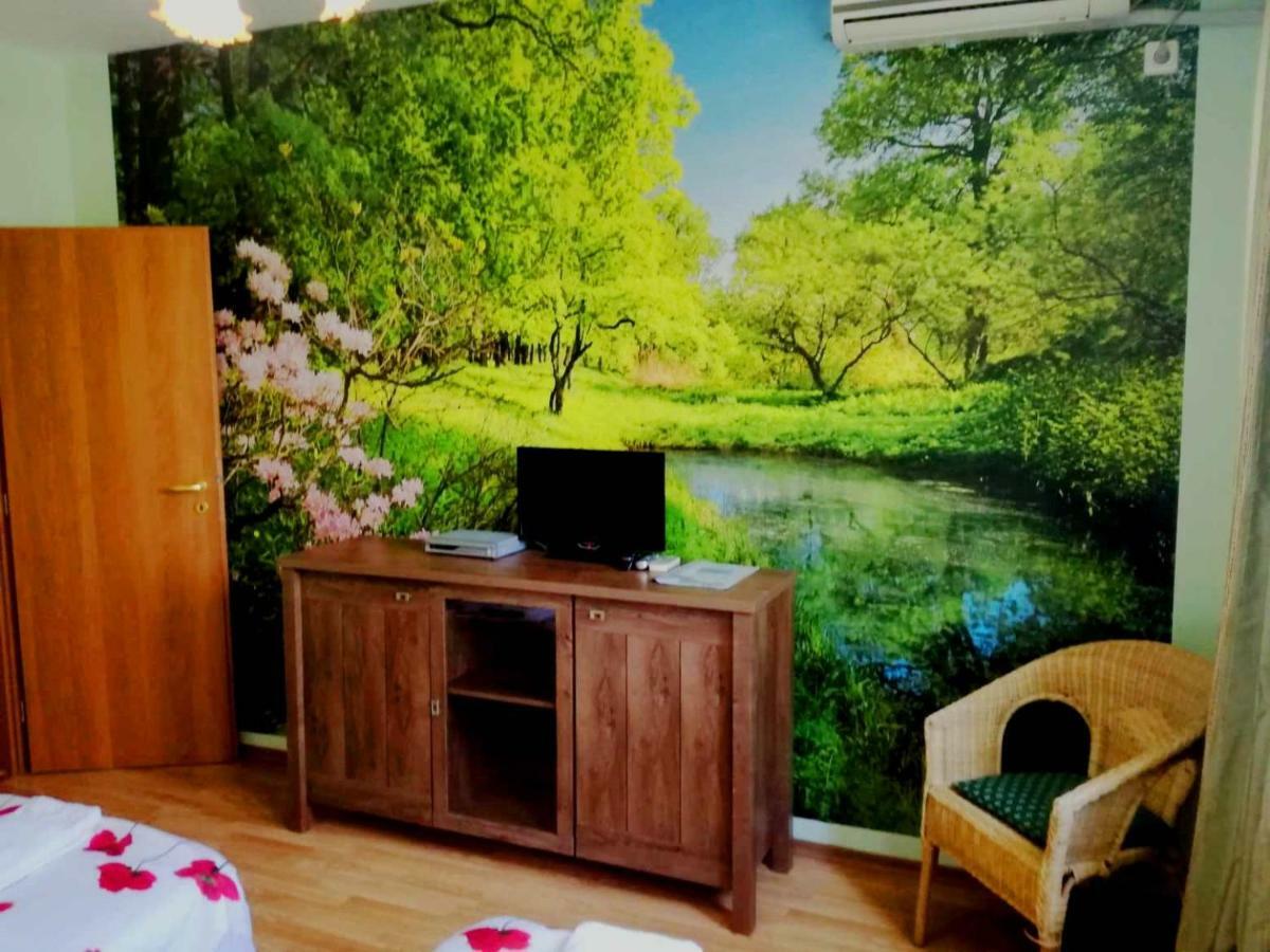 Guest House Misha Petrevene ภายนอก รูปภาพ