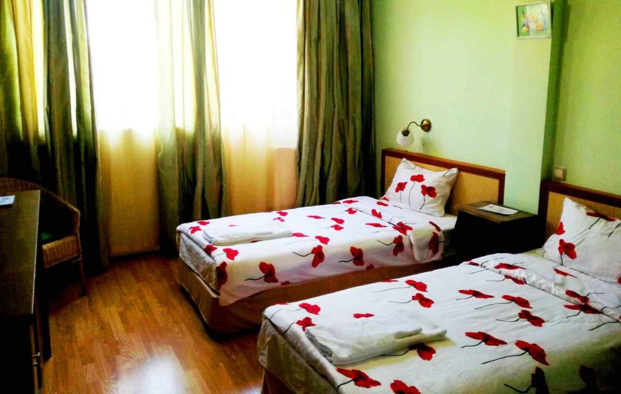 Guest House Misha Petrevene ภายนอก รูปภาพ
