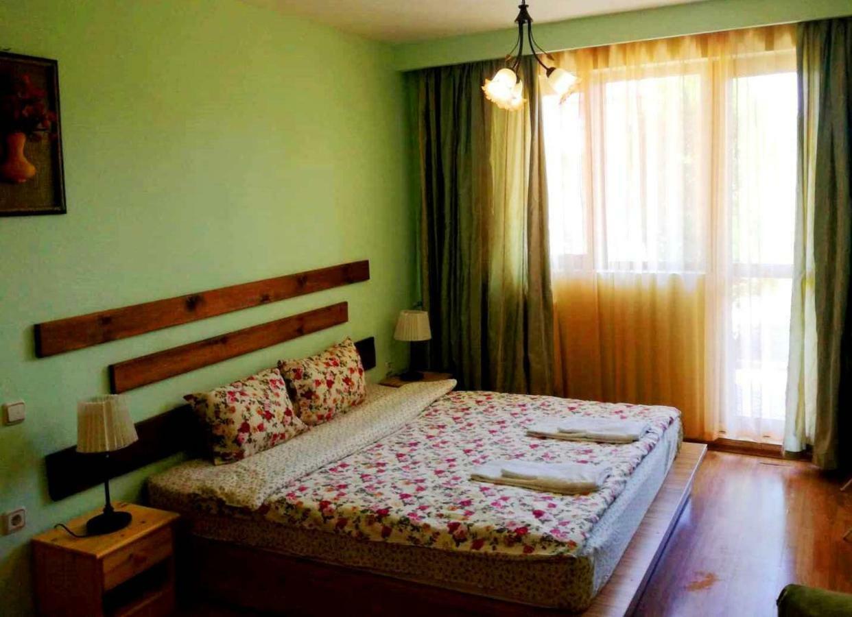 Guest House Misha Petrevene ภายนอก รูปภาพ
